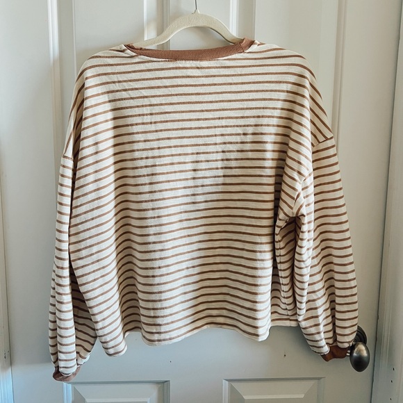 Striped Balloon-Sleeve Shirt - Picture 4 of 4